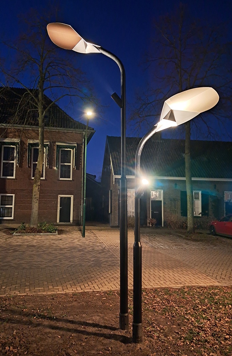 The light pole